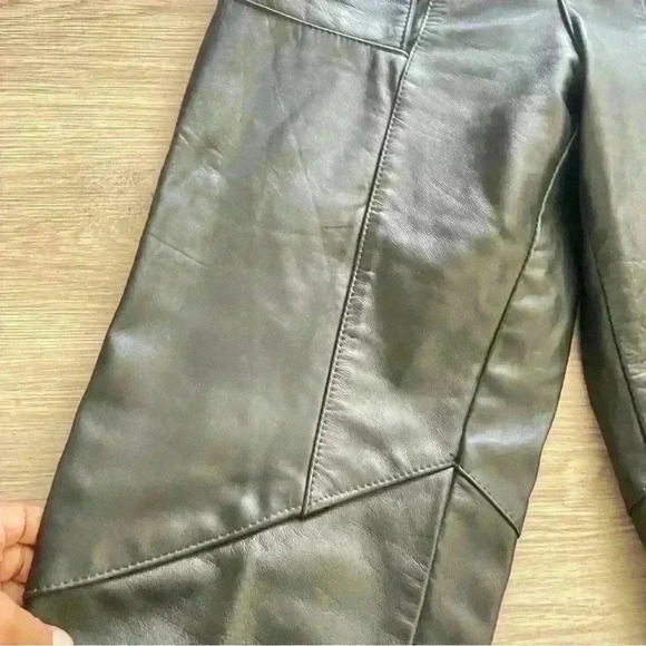 BLACK LEATHER PANT  MADE IN CANADA CLASSY SIZE 14 - Picture 14 of 15